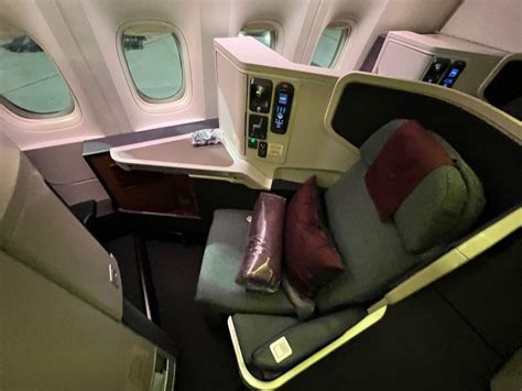 qatar airways b777 business class|QVerse .